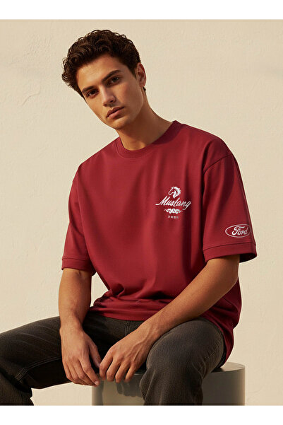 SP Characters تي شيرت رجالي ذو قصة عادية وياقة دائرية وأكمام قصيرة مطبوع عليه...