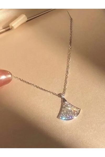FridayIn Fan-shaped diamond-encrusted luxury pendant necklace