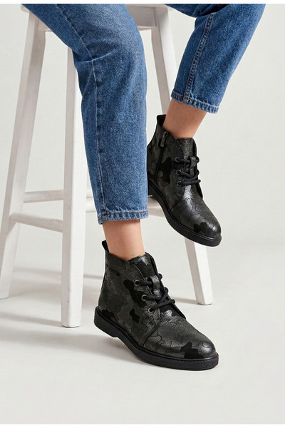 Dasha Women's boots made of natural leather with green print