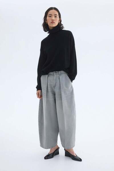 H&M Barrel Leg Regular Waist Jeans