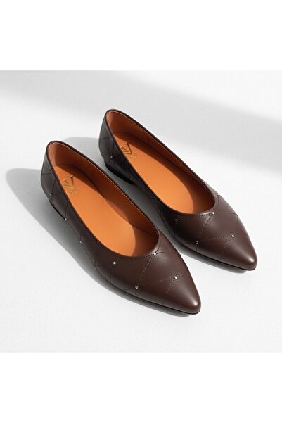 NE&VE SHOES Καφέ δερμάτινες γυναικείες μπαλαρίνες με μυτερή μύτη και λεπτομέρ...