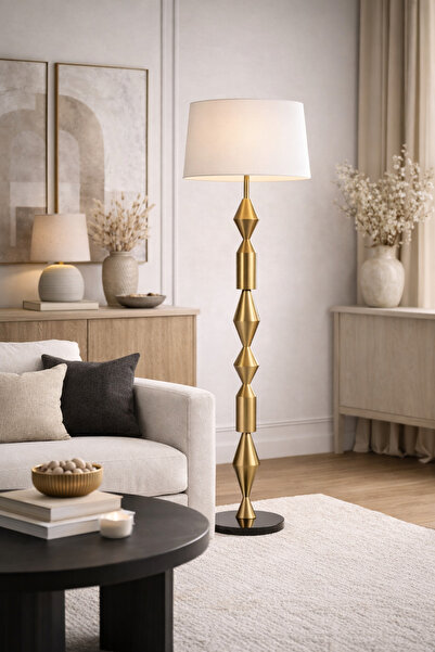 Crestj مصباح أرضي فاخر بتصميم هندسي أنيق ولمسة ذهبية راقية يضيف دفء وجمال لأي...