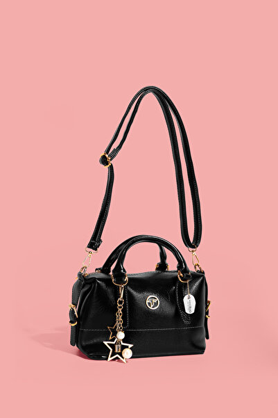westbag Γυναικεία μαύρη γυαλιστερή δερμάτινη τσάντα με λεπτομέρεια αστεριού κ...