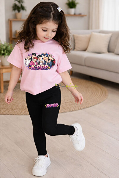 MiniHouse K-POP DEČAČKI SET SA ŠTAMPANIM GORNJIM I DONJIM DELOM, T-SHIRT I LE...