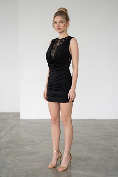 Safgiyim44 Kadın Degaje Yaka Dantel Detaylı Kısa Elbise - Siyah