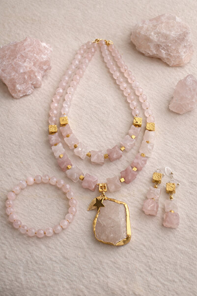Takkı by Handan Pembe kuvars taşı tasarım kolye, bileklik ve küpe . Takım fiy...