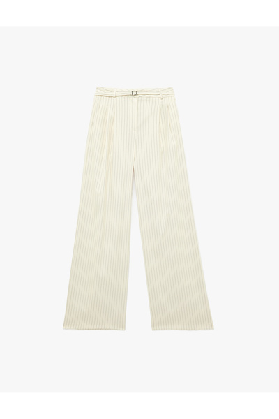 Koton Pantaloni din țesătură cu dungi, cu buzunare și curea, cu detaliu plușa...