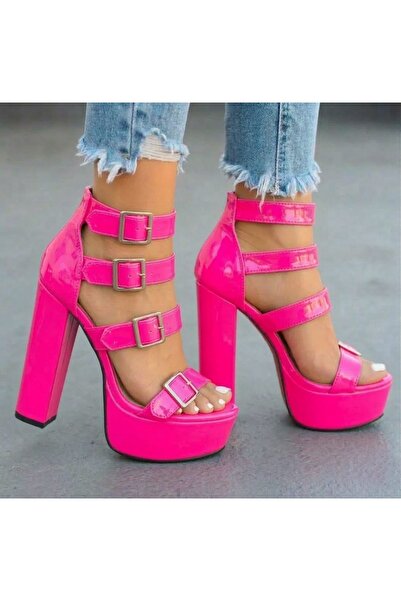 Tarz Topuklar حذاء نسائي بكعب عالٍ ولون وردي نيون من Vesper