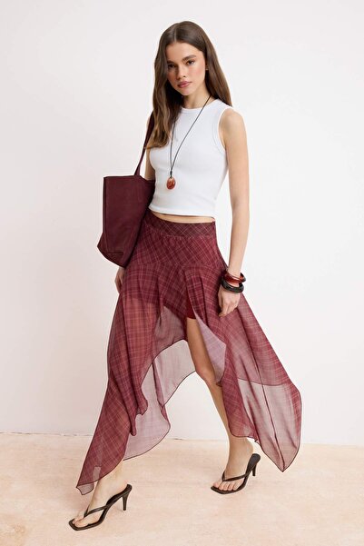 Trendyol Kollektion Asymmetrischer Minirock aus bordeauxrotem Chiffon mit Kar...