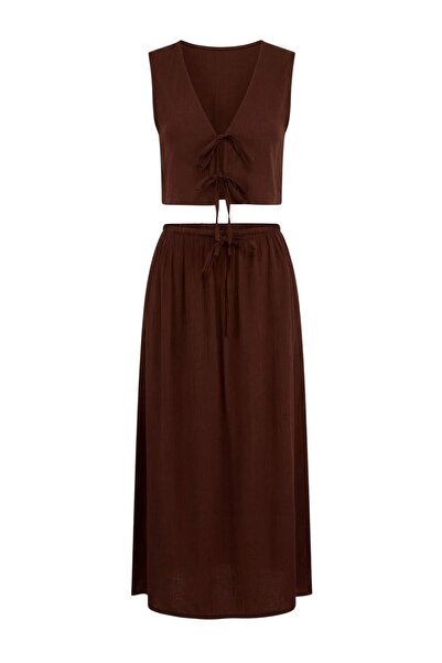 Trendyol Kollektion Braunes gewebtes Maxi-Set mit Schnürdetail, regulärer Str...