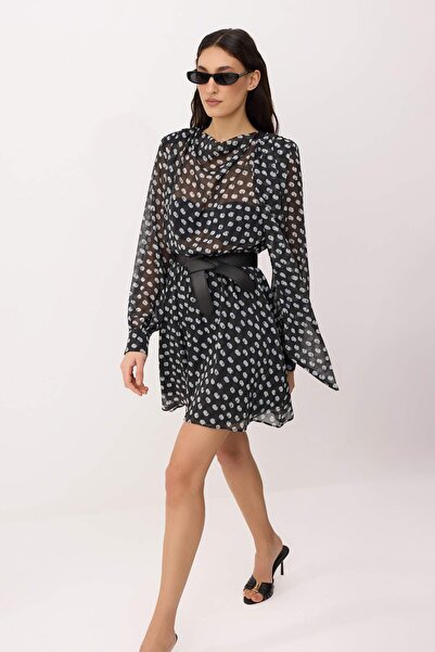 Συλλογή Trendyol Πολύχρωμο φόρεμα σιφόν Ζώνη τεμαχίων σε μέγεθος Χωρίς φόδρα ...