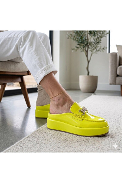 Oneka Shoes حذاء نسائي يومي من طراز Sabo شبشب مزود بإبزيم حجري مطلي بالجلد ال...