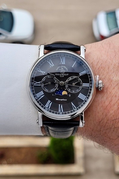 Santa Barbara Polo & Racquet Club Metallic Case Black Color Strap 2 Years War...