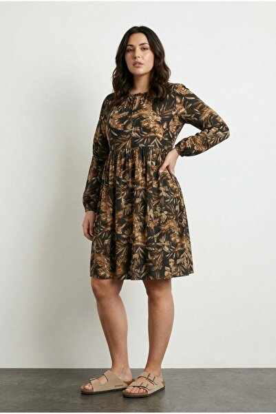 Stil Diva Φόρεμα μεγάλου μεγέθους με λαιμόκοψη V, λεπτομέρεια κορδονιού στη μ...