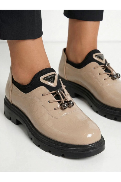 Zaira Women's beige casual shoes made of patent Leather Mariah #24605