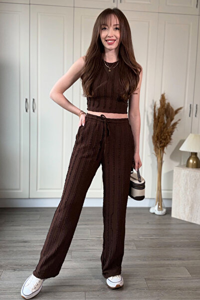 Dilay Gökoğlu Butik Σετ παντελονιού με βολάν Crop Crew λαιμόκοψη καφέ