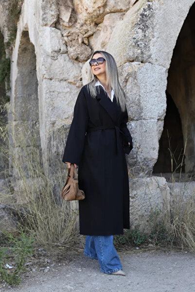 bytugcekaya Μαύρο παλτό με λεπτομέρεια με επένδυση σε στάνταρ μέγεθος