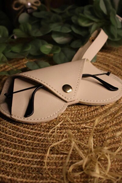 Hanging Glasses Case Heart Model ( Cream )