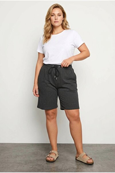 Stil Diva Σορτς μεγάλου μεγέθους με τσέπες και κορδόνι στη μέση, άνετη εφαρμο...