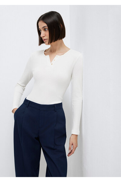 Mavi تي شيرت إكرو بأكمام طويلة وتفاصيل أزرار، تصميم ضيق 1613756-70057