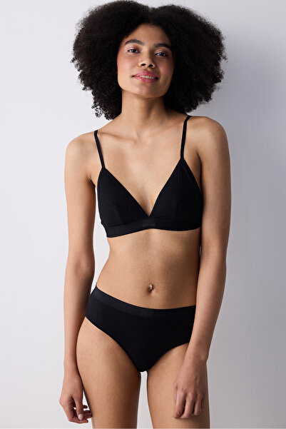 Penti Μαύρο τριγωνικό σουτιέν - Αφαιρούμενο μαλακό σχέδιο με επένδυση