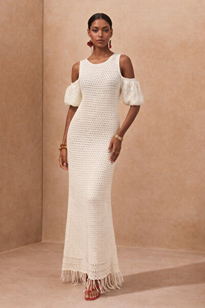 Lijuri فستان تريكو بتفاصيل الكتف وشرابات عند الحاشية 2862