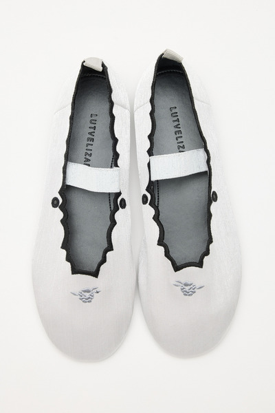 LUTVELIZADE Babet 2602 - Minimal Nakışlı Bant Detaylı Gümüş Kadın Babet