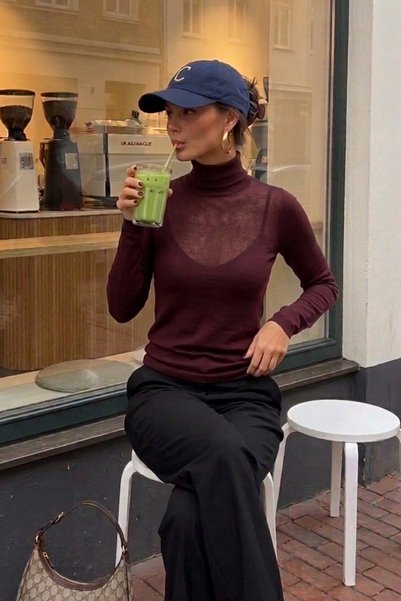 Bipantolon Women's Plum Cashmere Ultra Light Turtleneck Blouse