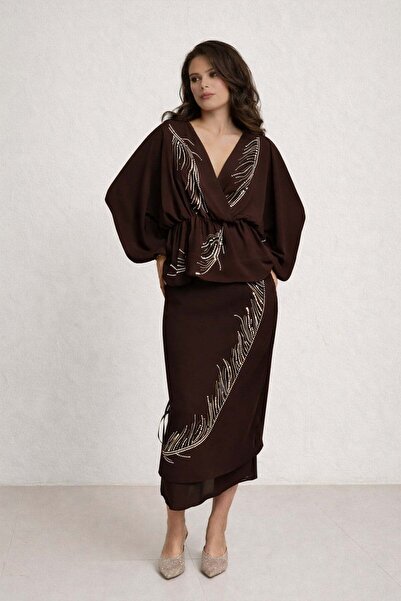 Setre Acı-Kahve Taş Detaylı, V Yaka Belden Oturtmalı Uzun Kollu Bluz