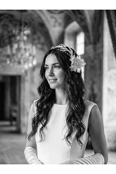 Lily and Bride إكسسوار شعر للعروس على شكل زهرة من اللؤلؤ والخرز، عصابة رأس لل...