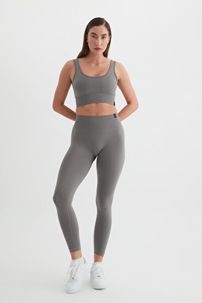 cervus ملابس رياضية ضيقة أساسية درزة مخفية ذات خصر عالٍ ومرنة و يبرز انحناءات...