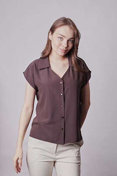 Jument قميص نسائي كريب من القماش بأكتاف منسدلة بياقة على شكل حرف V وأكمام قصي...