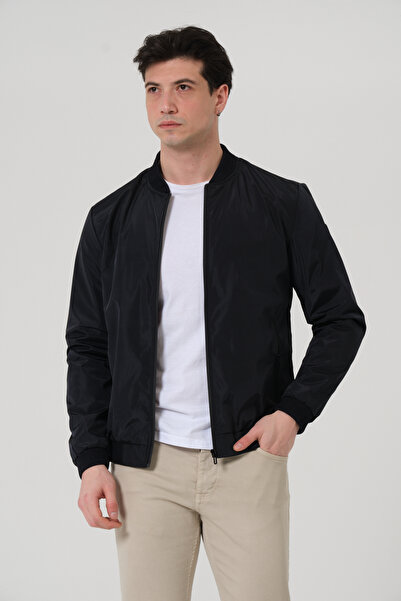 PIQUE جاكيت رجالي بتفاصيل مضلعة