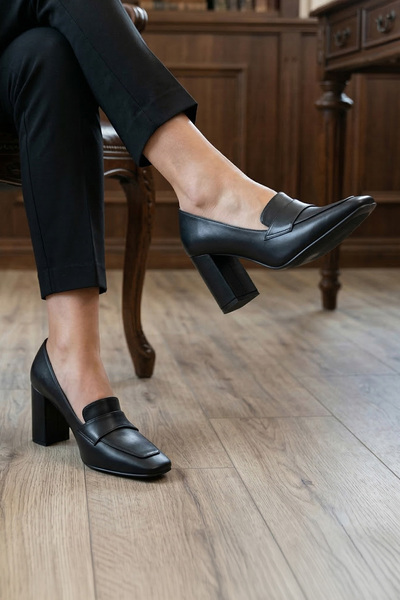 Erkan Saçmacı Della Siyah Vegan Kare Burun Kalın Topuklu Klasik Ayakkabı