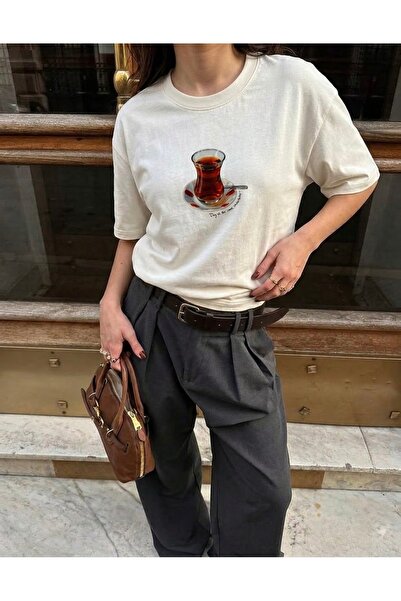 Disante Το τσάι είναι το κύριο χαρακτήρα του γυναικείου μπλουζάκι Basic Trend...