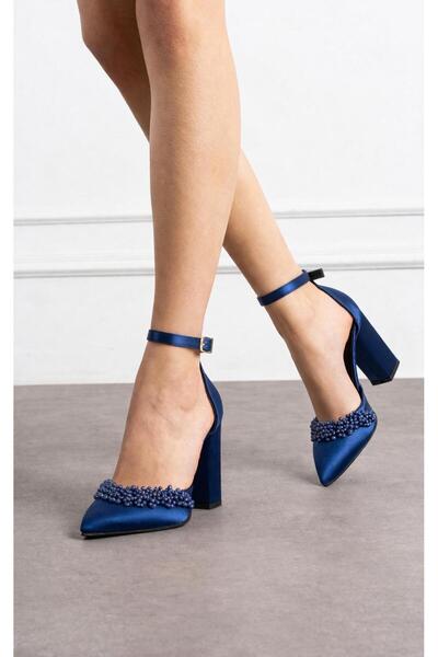 YARENAY Παπούτσια με ψηλό χοντρό τακούνι σε μπλε ναυτικό σατέν με πέρλες