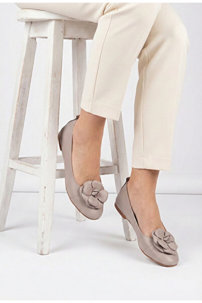 Dasha Balerini dama taupe din piele cu ornament floare