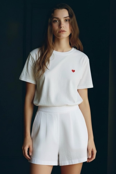 FEG STORE Women's White Heart Embroidered Oversized Crewneck T-Shirt