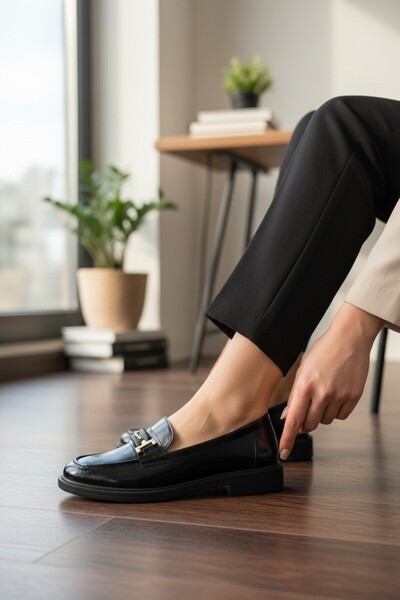 enoch Women's Gold "T" Accessory Patent Leather Textured Classic Comfort Loafer