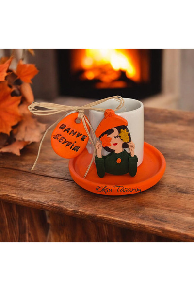 oksukokulutaş Turkish Coffee Cup Holding a Leaf with an Orange Hat