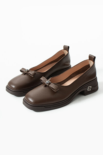 dericia shoes حذاء نسائي مريح يوميًا من الجلد الطبيعي باللون البني من ستورم