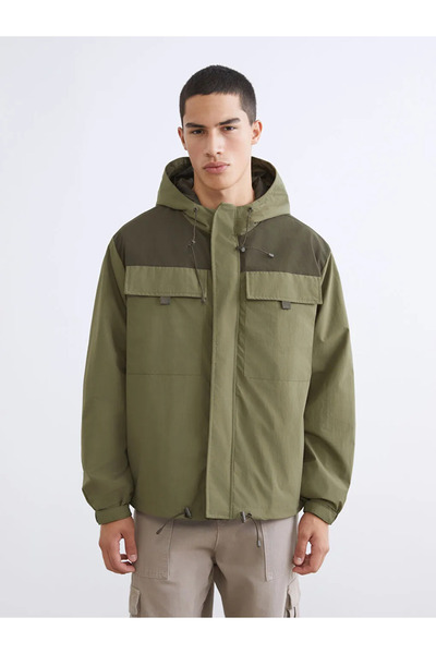 LC Waikiki Ανδρικό αδιάβροχο με κουκούλα Green Standard Fit