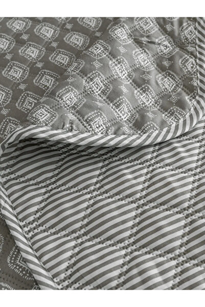 LC Waikiki Κάλυμμα διπλού κρεβατιού με μικτό καπιτονέ σχέδιο