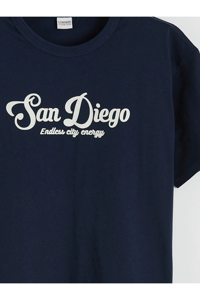 LC Waikiki Tricou pentru băieți, albastru marin, cu guler rotund și imprimeu ...