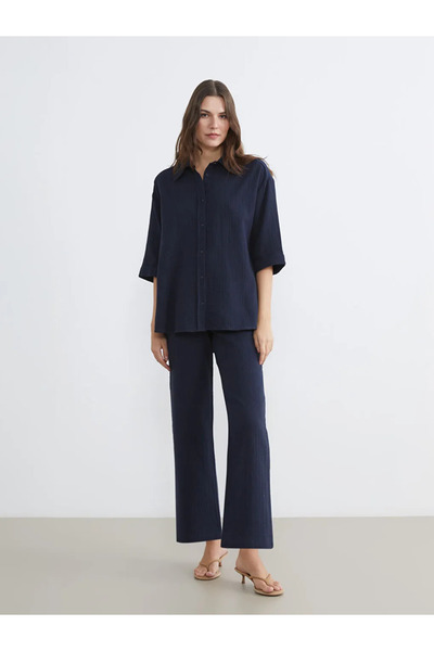 LC Waikiki Γυναικείο πουκάμισο μουσελίνας σε μπλε ναυτικό χρώμα με υφή και ov...