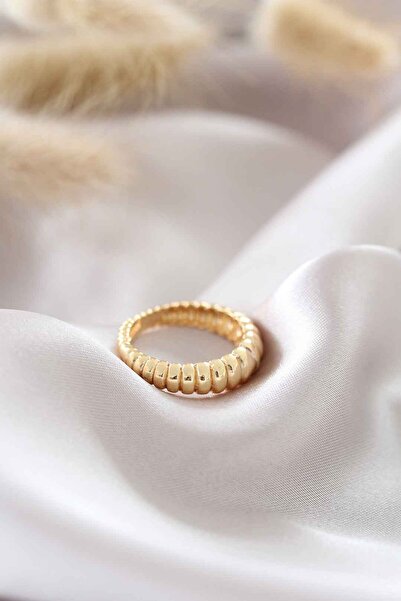 Inure Jewelry Altın Renk Ayarlamalı Burgu Kadın Yüzük