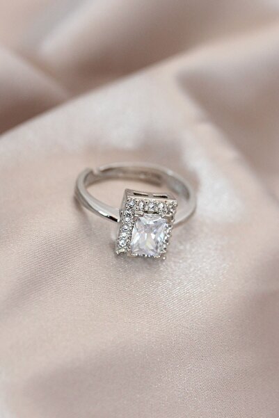 Inure Jewelry خاتم نموذج مستطيل من الزركون المعدني باللون الفضي والكريستال