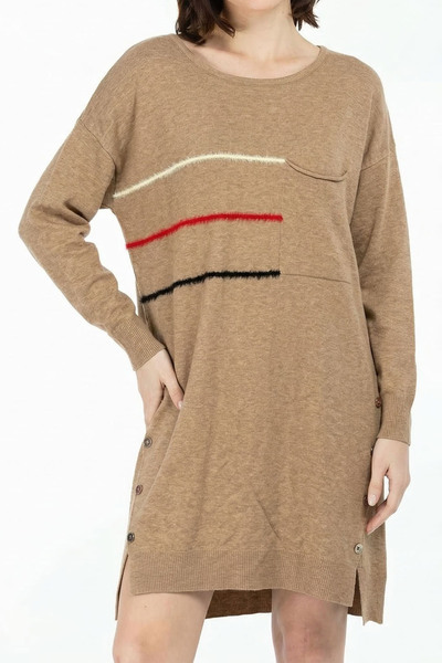 On Fashion Tunica de damă cu nasturi laterali și decolteu în V - Camel