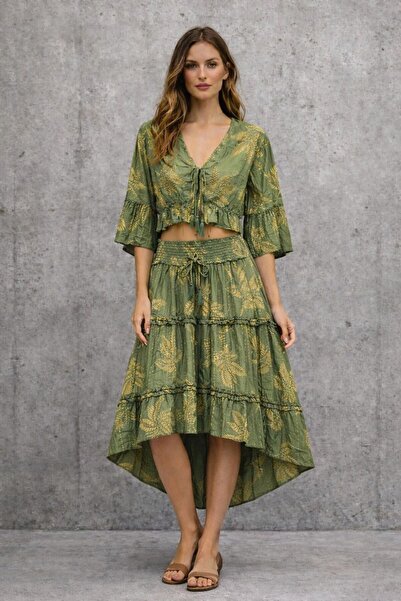 Generic Midi skirt set with a short-sleeve top