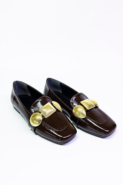azza shoes حذاء باليه يومي مسطح أنيق من بيلا، ذهبي اللون، مزين بتفاصيل مشقوقة...